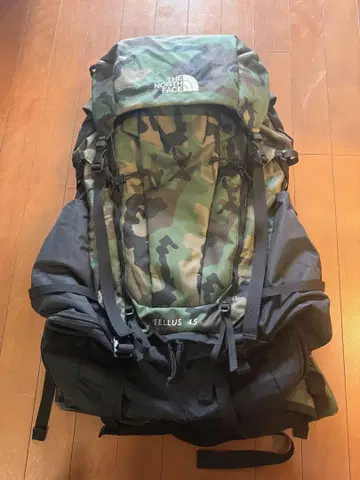 The North Face 카모플라쥬 백팩