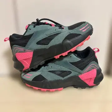 Reebok 스니커즈 24cm