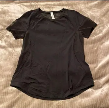 룰루레몬 새상품급 상의 lululemon