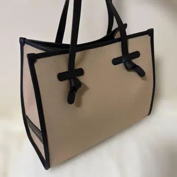 [ 새상품급 ] GIANNI CHIARINI 멀티 체라 M 파우치 포함