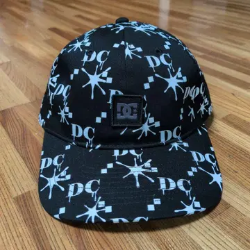 DC 로고 패턴 캡