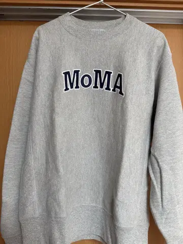MOMA Champion 맨투맨