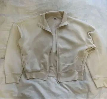 UNIQLO 크림색 맨투맨 셋업