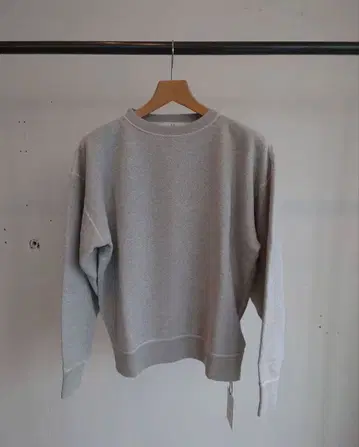 [클리닝 완료] 25SS Herill 크루넥 스웨트셔츠