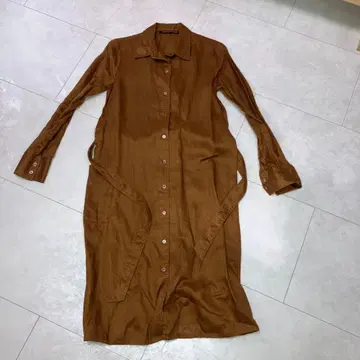 콩트와르 데코토니에 브라운 긴팔 셔츠 원피스