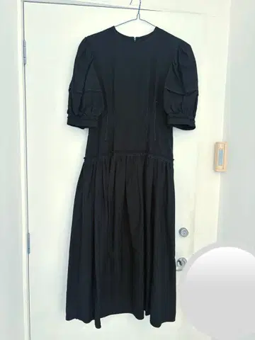 블랙 반팔 A라인 원피스 룰르로제트