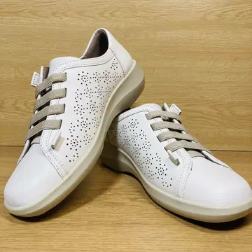아킬레스 솔보 23.5cm 소가죽 3E 밴딩 펀칭 슬립온 화이트