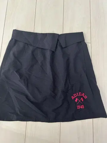 adidas 체크 무늬 골프 스커트 블랙