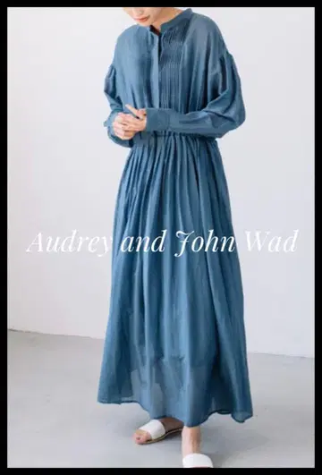 Audrey and John Wad 코튼 실크 롱 슬리브 원피스