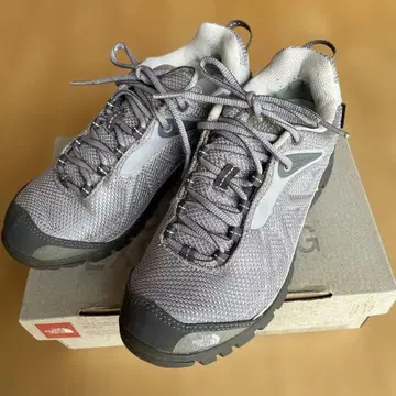 THE NORTH FACE 트레킹 슈즈 23.5cm