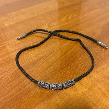 A&G 가죽 목걸이 실버 악센트