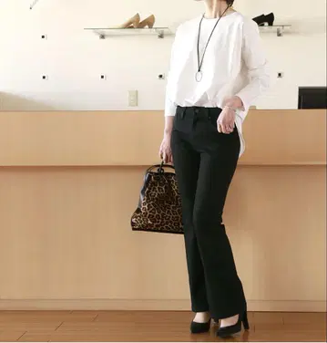 [ 뮤닉 ] 새상품급 플레어 실루엣 하이브리드 데님