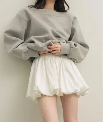 NEUNA 새틴 벌룬 미니 스커트