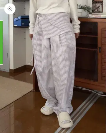 A.subjjject stripe flap pants