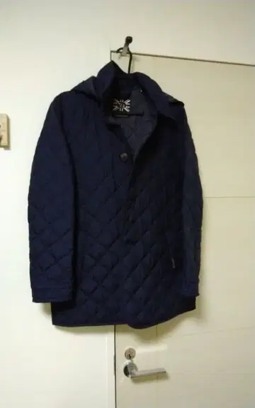 LAVENHAM 덴스턴 퀼팅 자켓