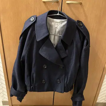 MOUSSY 네이비 크롭 자켓