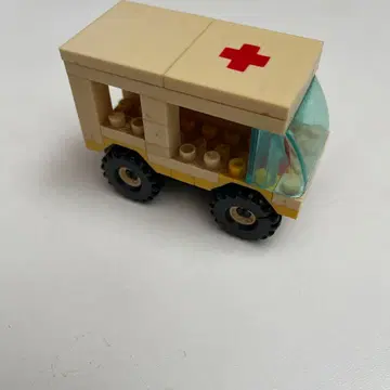 LEGO 구급차 십자가 마크 포함