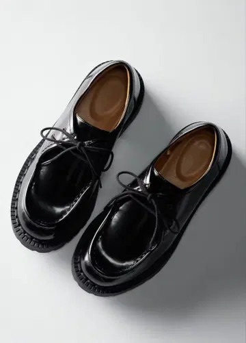 [미사용 새상품] UNIQLO C 블랙 가죽 통굽 로퍼