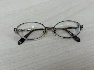 브라운 메탈 프레임 오벌 안경