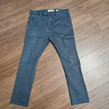 REMI RELIEF 블랙 치노 팬츠 슬림 핏