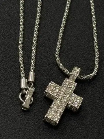SWAROVSKI 스와로브스키 크로스 펜던트 목걸이