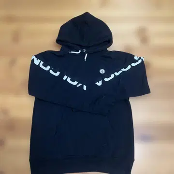 VOLCOM 블랙 후드티 후드 부착