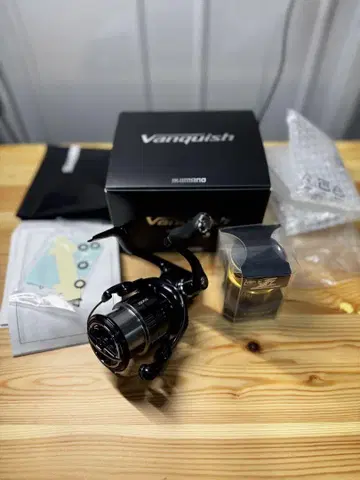 시마노 19 뱅퀴시 2500S 새상품급  2500F3 스풀 포함