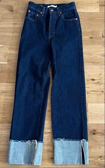 LEVI'S PREMIUM RIBCAGE STRAIGHT 24