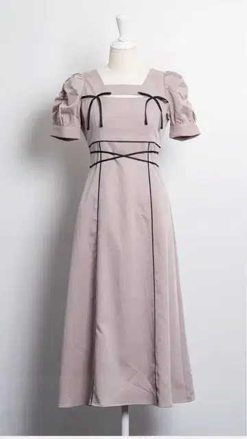 pium 피움 크로스 테이프 컷 아웃 롱 원피스