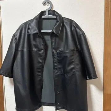 ZARA 블랙 숏 슬리브 가죽 자켓