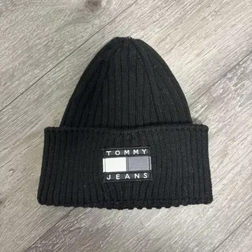 TOMMY JEANS 블랙 비니
