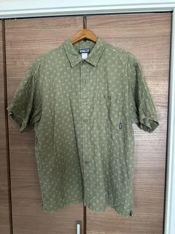 Patagonia 꽃무늬 반팔 셔츠 XL 카키