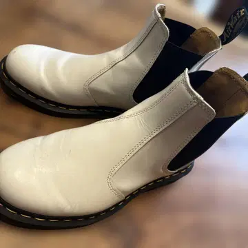 Dr.Martin 화이트 사이드 고어 부츠 SALE