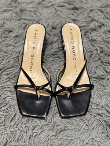 FABIO RUSCONI 블랙 뮬 송 sandals