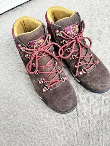 THE NORTH FACE 브라운 등산화 스웨이드