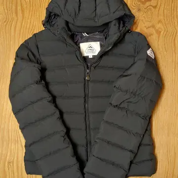 PYRENEX 블랙 다운 자켓 36