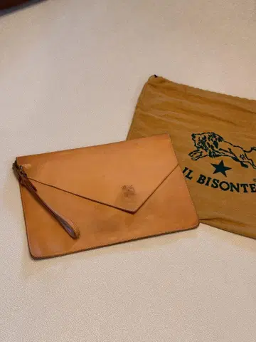IL BISONTE 내추럴 가죽 클러치백