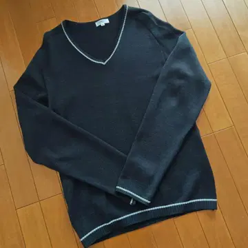 COMME CA 다크 그레이 V넥 스웨터 LL