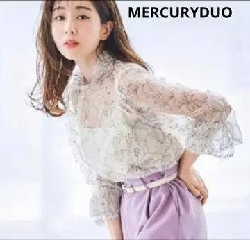 MERCURYDUO 다나카 미나미 레이스 꽃무늬 시어 프릴 상의