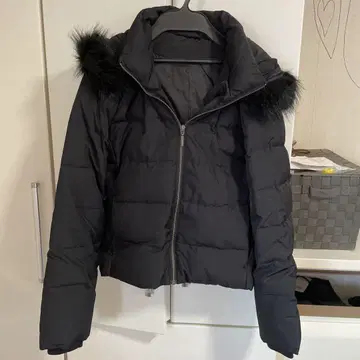 RESEXXY 블랙 후드 부착 다운 자켓