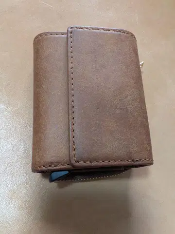 새상품 CACTA pueblo 캐러멜 3단 폴더형 지갑