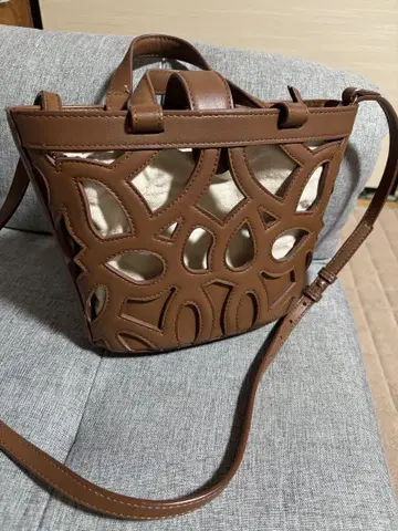 ZARA 컷워크 미니 토트백 브라운
