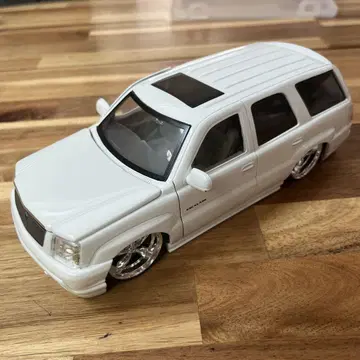 DUB CITY 1/24 2002 캐딜락 에스컬레이드