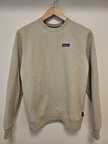 patagonia 베이지 크루넥 트레이닝복