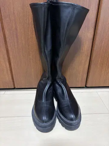 [ 새상품급 ] 로리즈팜 통굽 블랙 스트레치 롱 부츠