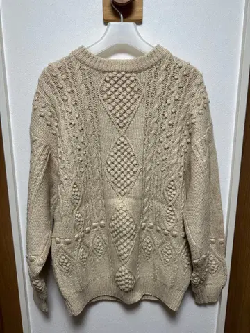 Lily Brown 케이블 니트 긴팔 베이지