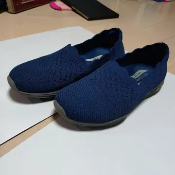 스케쳐스 Air Cooled Arch Fit 23.5cm 중고 깨끗함