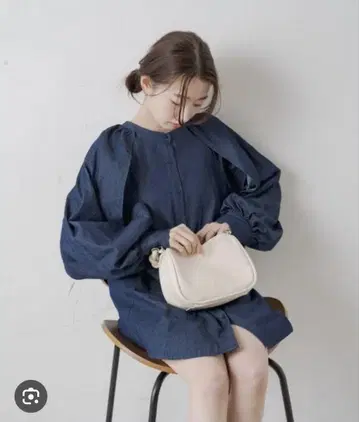Kastane 백 오픈 데님 블라우스