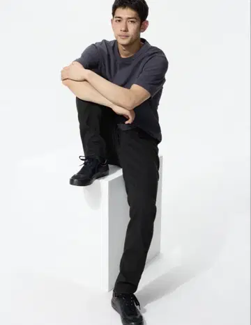 블랙 슬림핏 팬츠