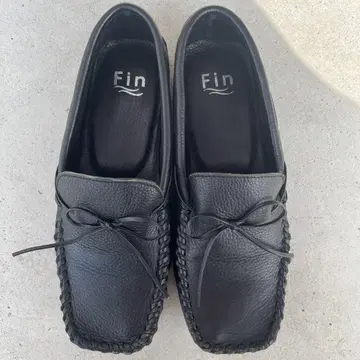 Fin 블랙 가죽 로퍼